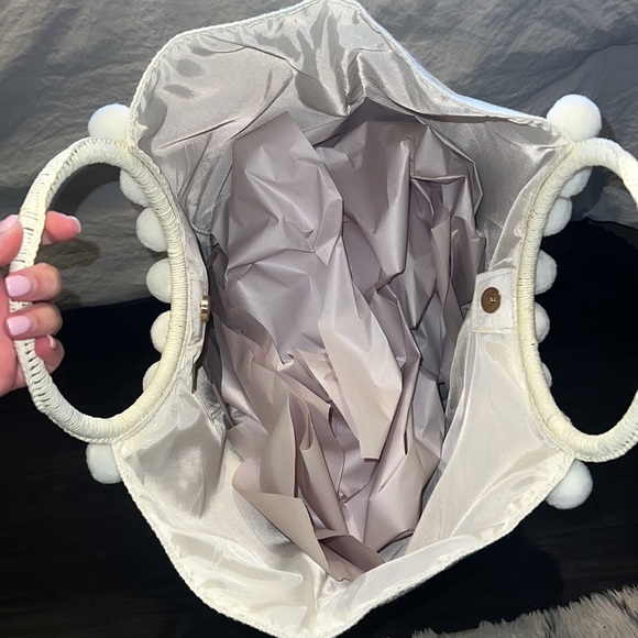 Bride tote with small pom poms - Picture 4 of 5